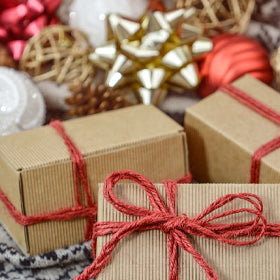 Natural economical and Simple DIY Holiday gifts that everyone will love